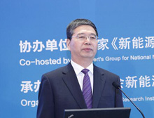 中歐經(jīng)濟(jì)技術(shù)合作協(xié)會(huì)副會(huì)長李慶文主持會(huì)議