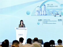 中國電池工業(yè)協(xié)會副秘書長、氫能與燃料電池分會執(zhí)行秘書長/電池中國網(wǎng)CEO張雨主持開幕式