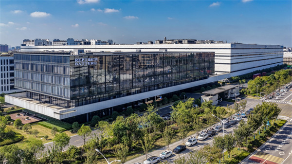 攜手洛塔爾·馬特烏斯，瑞浦蘭鈞持續探索中國新能源品牌全球化之路