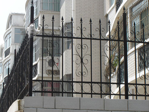 鐵藝陽臺護欄 鐵藝陽臺護欄
